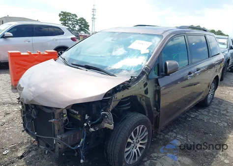 2018 Toyota Sienna Xle 8 Passenger z USA, uszkodzony, nr VIN 5TDYZ3DC8JS954640